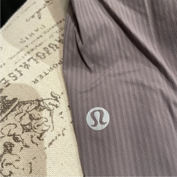 LULULEMON ATHLETICA Half Moon Dance STUDIO CROP PANTS Cinch *No Liner 12 XL - Picture 9 of 9